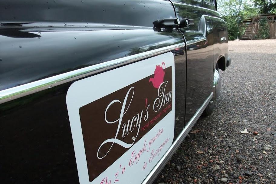 Lucy'S Inn Eesergroen Екстер'єр фото