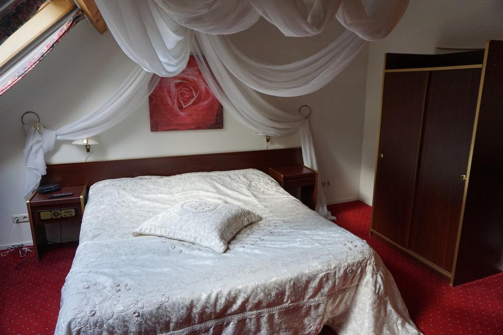 Lucy'S Inn Eesergroen Екстер'єр фото