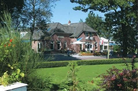 Lucy'S Inn Eesergroen Екстер'єр фото